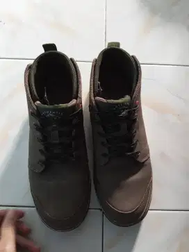 Sepatu boooth Eiger