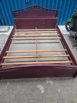 Ranjang kayu 200x160