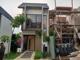Rumah 2 Lantai 3 Kamar Tidur Dekat Stasiun MRT Lebak Bulus Di Ciputat