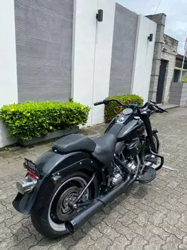 HARLEY DAVIDSON FAT BOY FULL PAPER 2011
