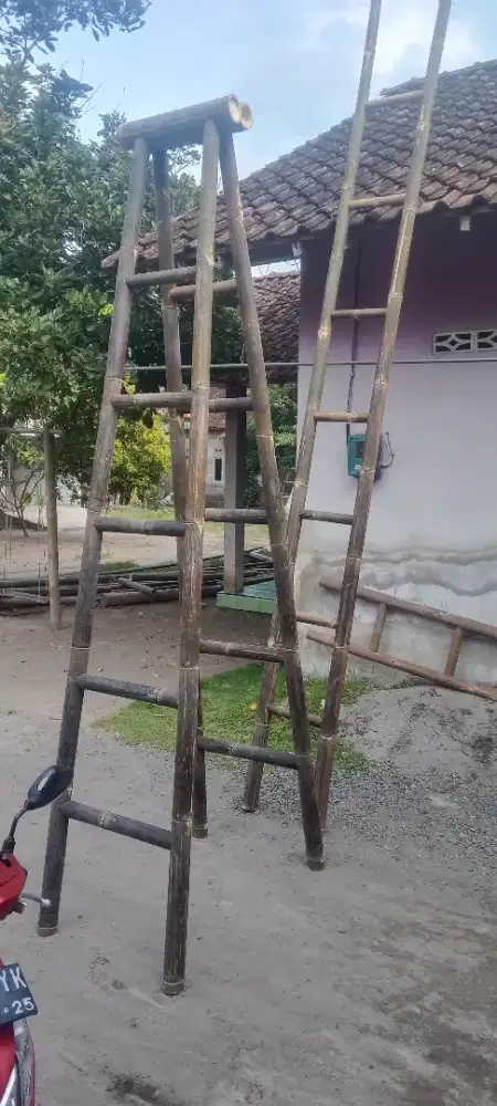 Tangga bambu hitam