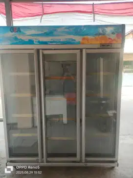 Showcase GEA 3 Pintu 1300liter