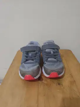 Sepatu anak nike downshifter