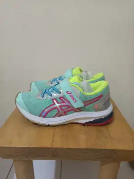 Sepatu asics anak GT 1000