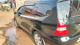 Nissan Grand livina 2010 Bensin