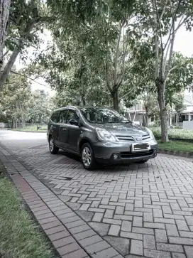 Nissan Grand Livina SV Matic A/T 2012