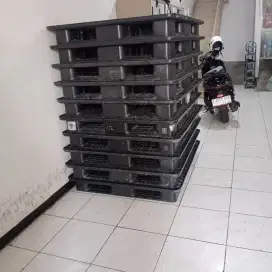 Pallet plastik import murah - palet plastik kondisi bagus