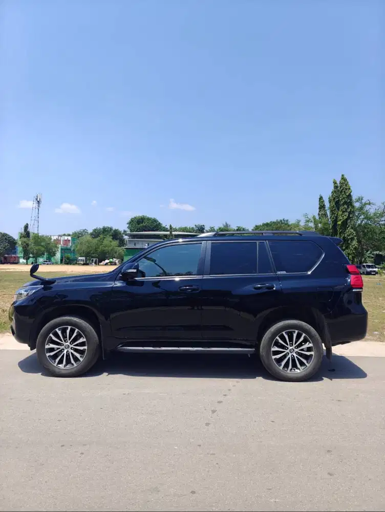 DIJUAL Toyota Landcruiser Prado TX 2021