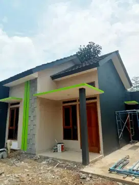 Rumah  strategis full granit