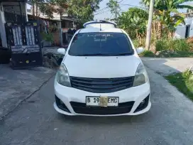 Nissan grand Livina XV matic 2012