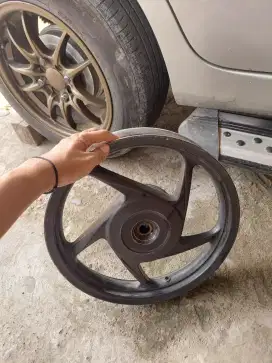 Velg belakang honda vario karbu ori atau beat fi karbu original