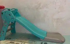 Perosotan anak molion