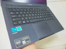 Dijual laptop asus expert book intel i3 gen 12 Garansi on 27-09 Mulus