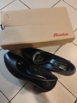 Bata Comfit size 36