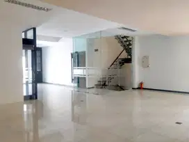 Dijual Bangunan ex Kantor Dharmahusada Indah Timur dekat Galaxy Mall