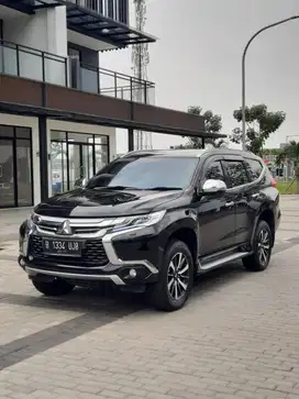 LOW KM MULUS TERAWAT ! Mitsubishi Pajero 2.4 DAKAR AT 2017 Hitam