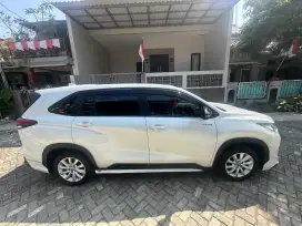 Innova Zenix V Hybrid 2023