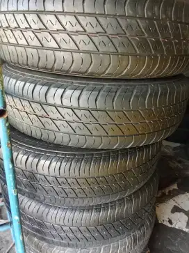 Ban seken 195/80/15 kondisi masih tebel tebel ada 4pcs