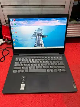 Lenovo Slim 3/ Ram 4 Gb/  Ssd 256 Gb