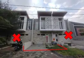 RUMAH DI MENGANTI GRESIK