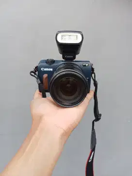 Mirolles Canon M2 wifi touchscreen fullset