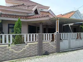 RUMAH DI KELURAHAN SEMBAYAT, MANYAR GRESIK