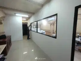 Dekorasi dari penyeket ruangan kantor murah dong pastinya