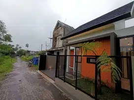 Hunian Cantik Bergaya Villa di Jl. Bias! Cuma 765 Juta! SHM PBG Ready!