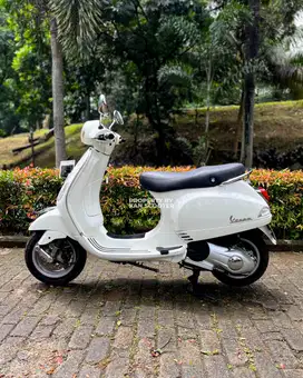 JUAL MURAH VESPA LX 150 3V 2013 MULUS