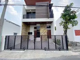 RUMAH 2 LANTAI, DENGAN FURNISHED, 9 MENIT KE KAMPUS UGM JOGJA