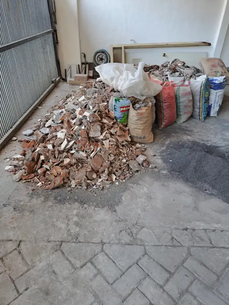 GRAGAL URUKAN GRATIS SILAHKAN AMBIL SENDIRI DI DARMO PERMAI TIMUR