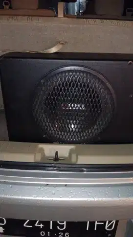 Subwoofer carman kotak bagus dan power ampli mobil