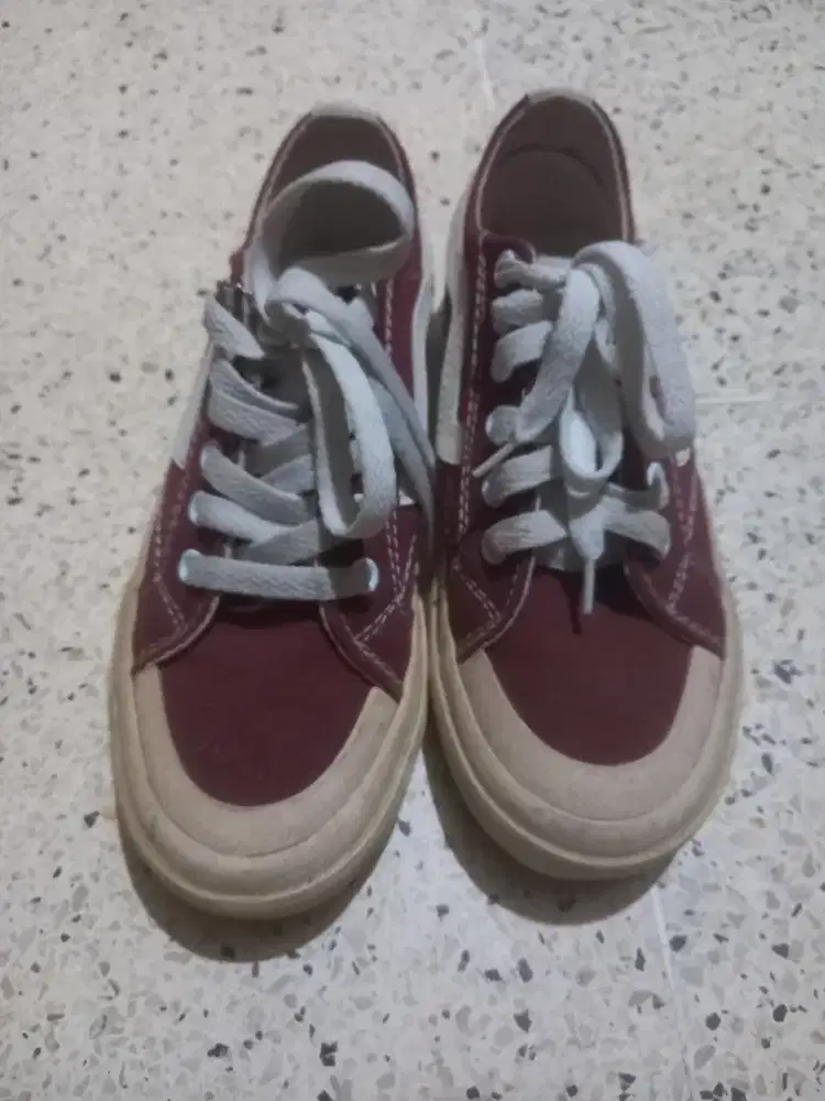 Sepatu fashion untuk jalan2 atau olahraga