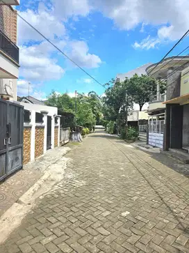 Di jual Rumah Bagus & Rapi di Harapan Indah Bekasi