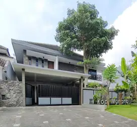 Rumah Sultan Mewah 8 KT Siap Huni di Araya Blimbing Malang