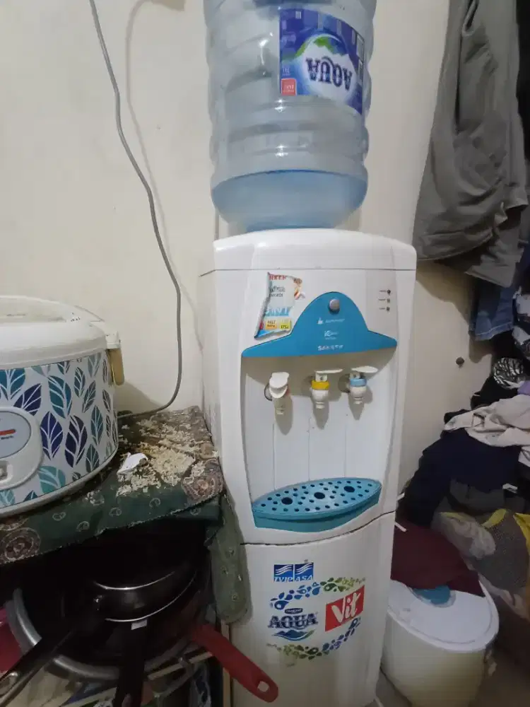 Dispenser dingin panas sanken