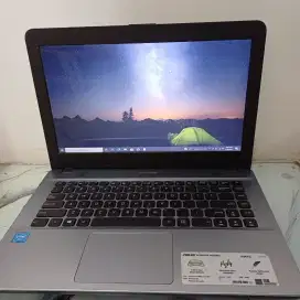 Laptop ASUS X411S Bekas
