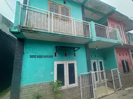 Di sewakan rumah 2 lantai dekat pombensin pondok kacang