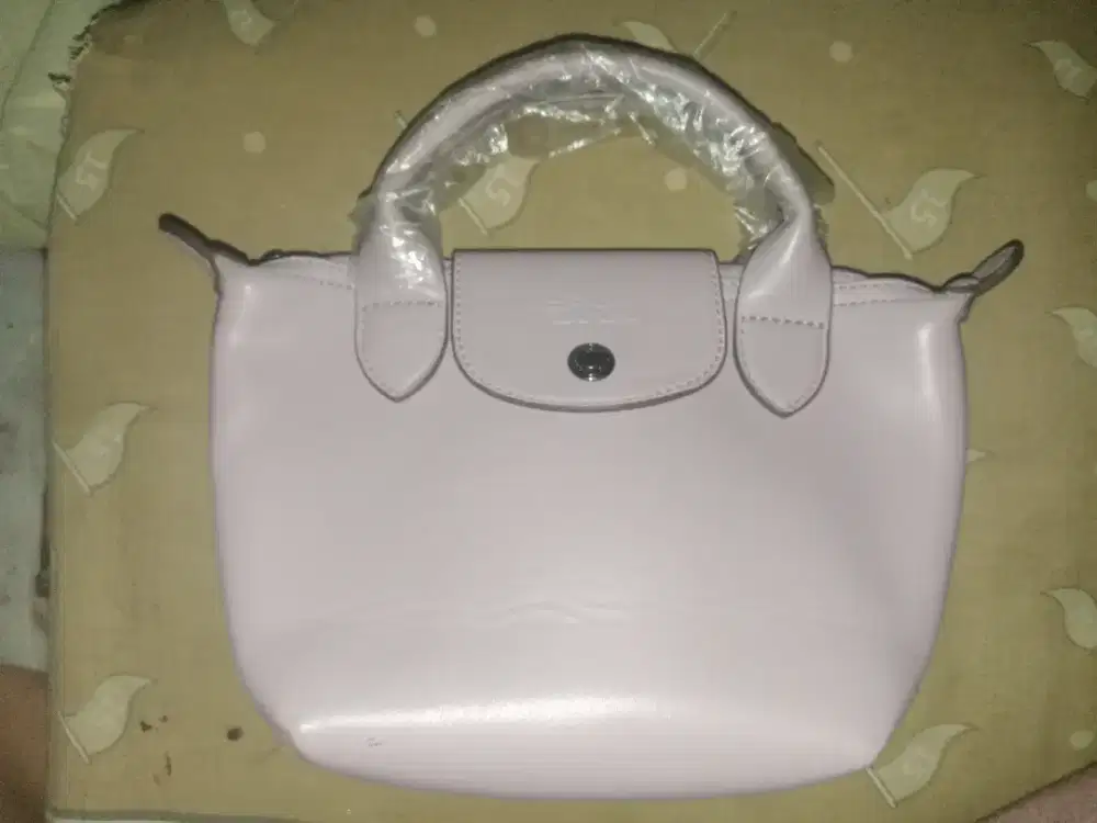 Tas selempang wanita ada berbagai model