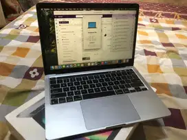 Macbook Pro 2020 M1 Ex iBox Fullset dus buku