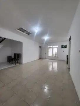 Disewakan Rumah 2 Lantai Luas Tanah 225m2, Siap Huni Margahayu Bandung