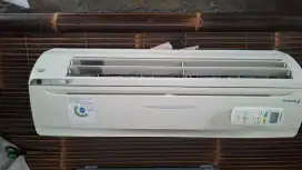 (SUDAH LAKU YA) AC SECOND DAIKIN FTNE25MV14 DINGINNNN GUYSSS