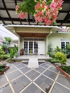 Rumah Hook Asri LT 330m2 Kebon Jeruk Dekat jalan Panjang