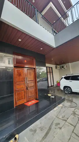 Rumah 3½ Lantai Hoek Siap Huni Di Sunter S7894