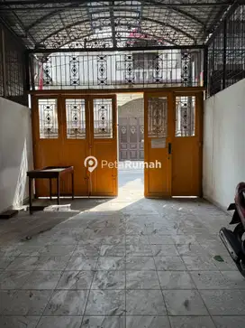 RUKO Jalan Gajah dekat Jalan Singa - Beruang (Nuri)