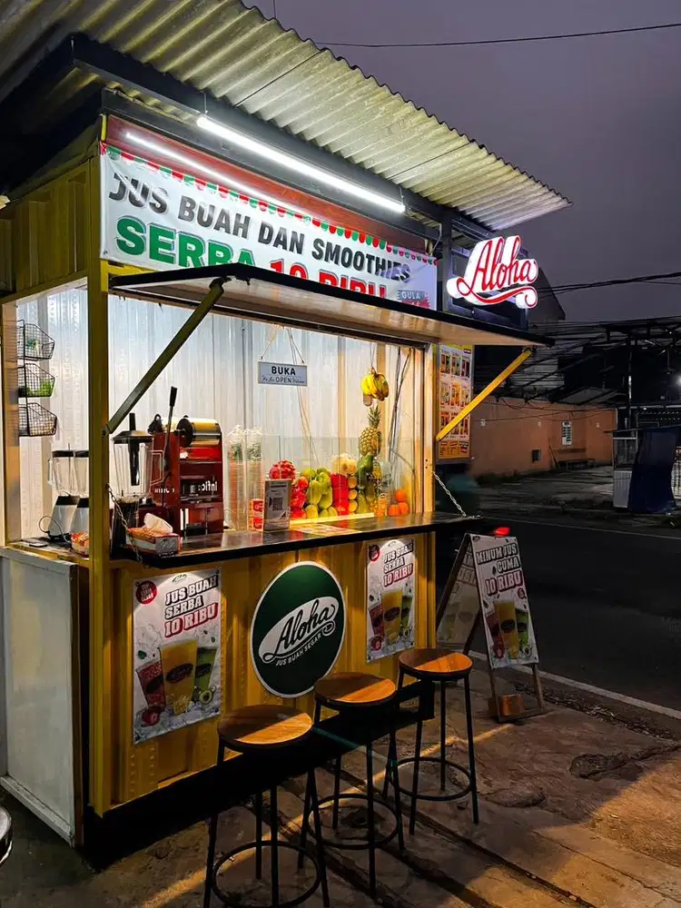 Penjaga Booth Jus Buah