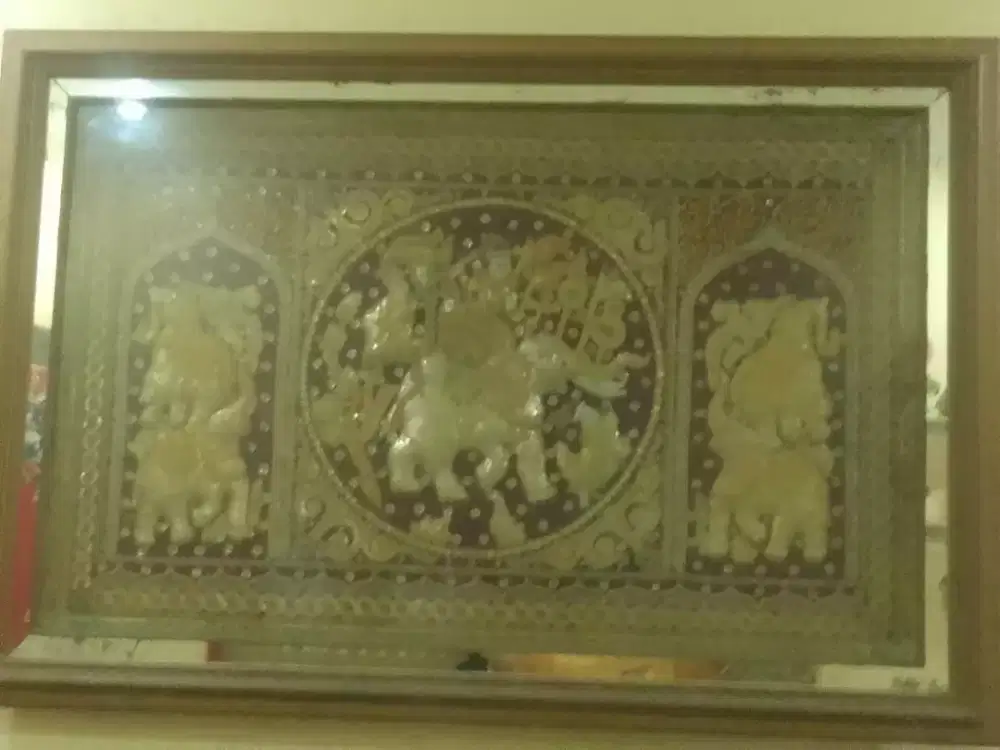 Di jual gucci dan pajangan rumah tangga