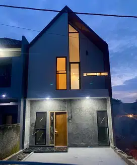 Rumah baru 2 lantai dekat stasiun KA jurang mangu