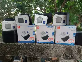 Tensi digital merk Omron 4 pcss