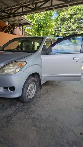 Daihatsu Xenia 2011 Bensin